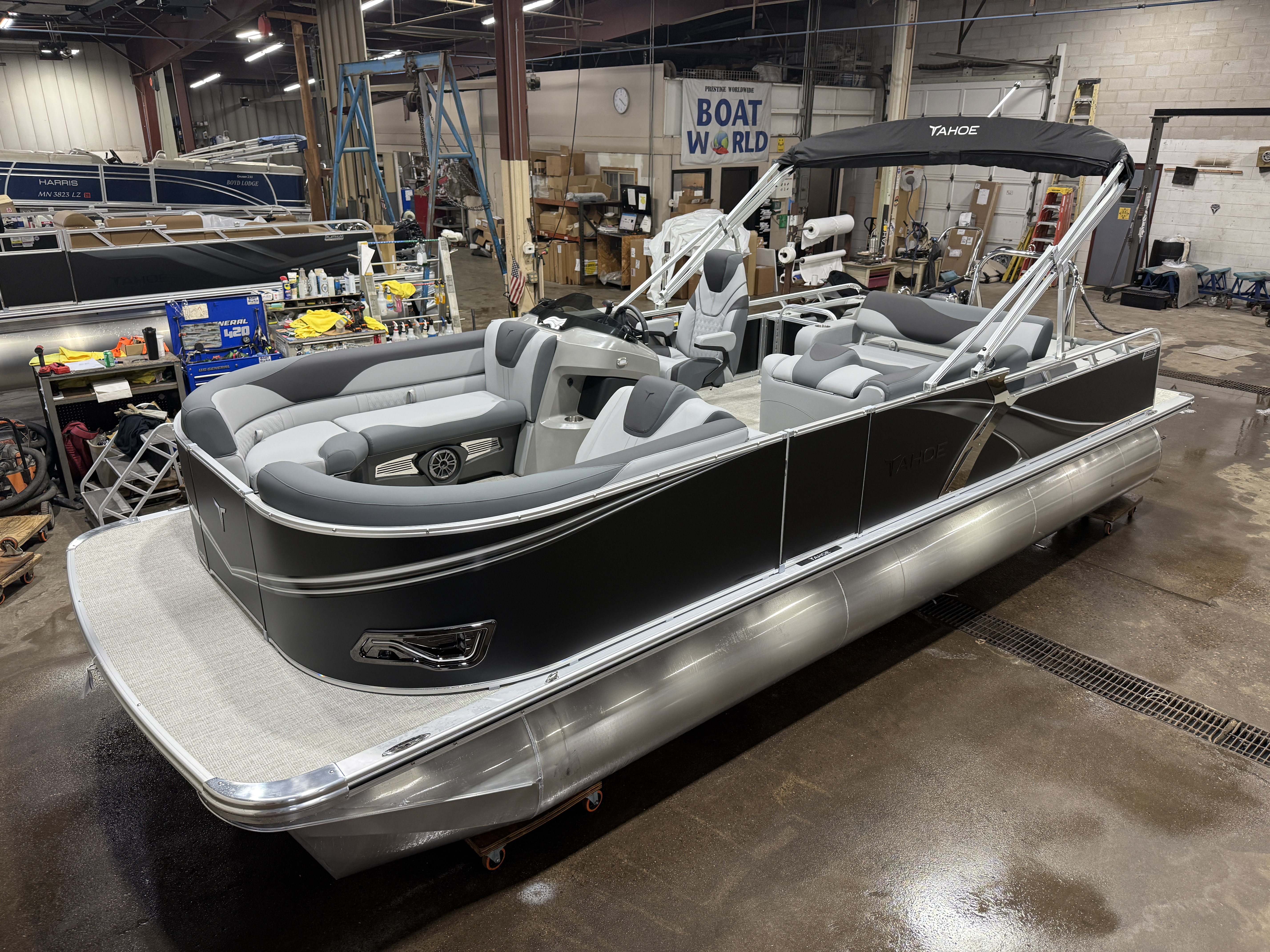 2027 Tahoe LTZ 2385 VRB SE Swingback Pontoon $42995