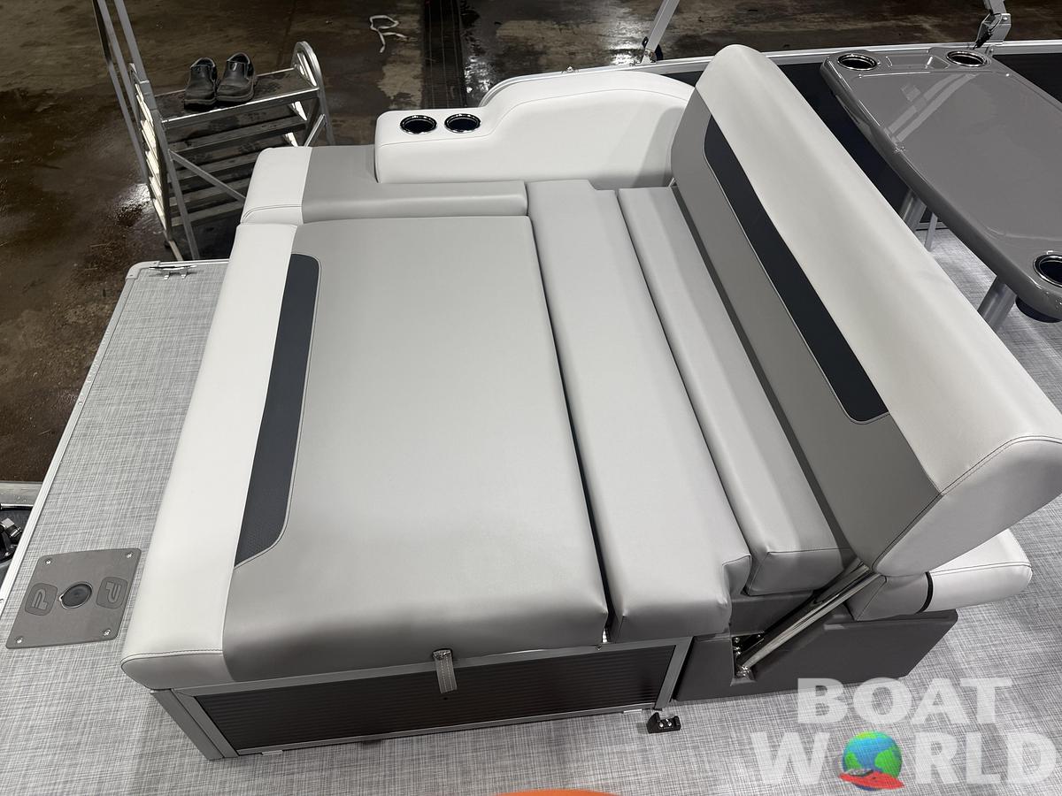 2026 Princecraft Vectra 23 RL SS Swingback Tritoon