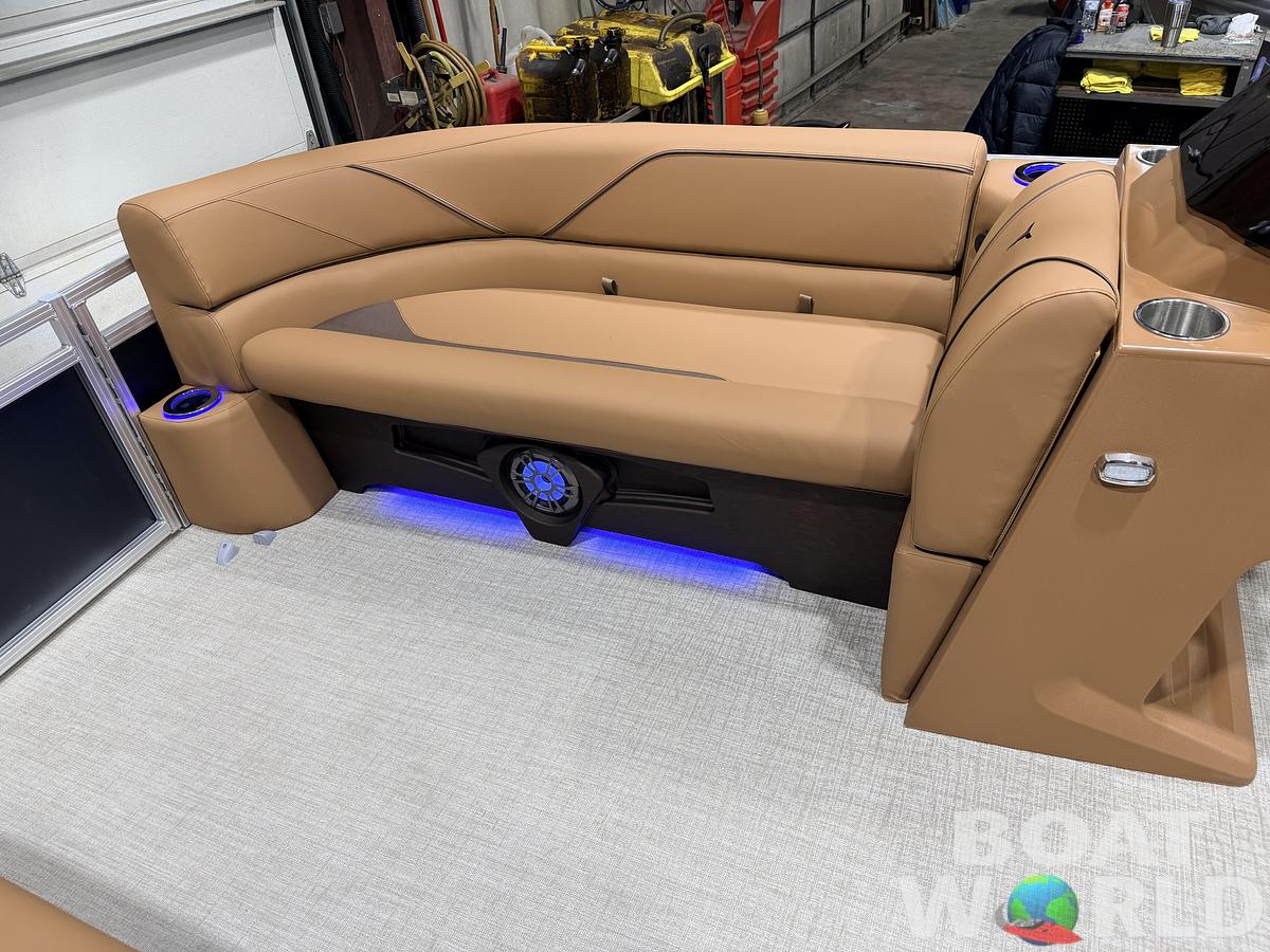 2026 Tahoe Sport 2385 VRB Swingback Tritoon $47995