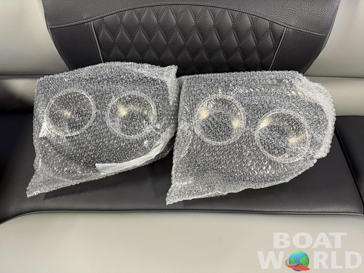 2026 Tahoe Pontoons Cascade 2385 Elite Windshield Tritoon