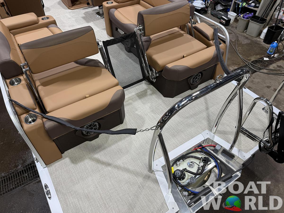 2026 Tahoe Pontoons LTZ 2385 Quad Lounge Shift SS