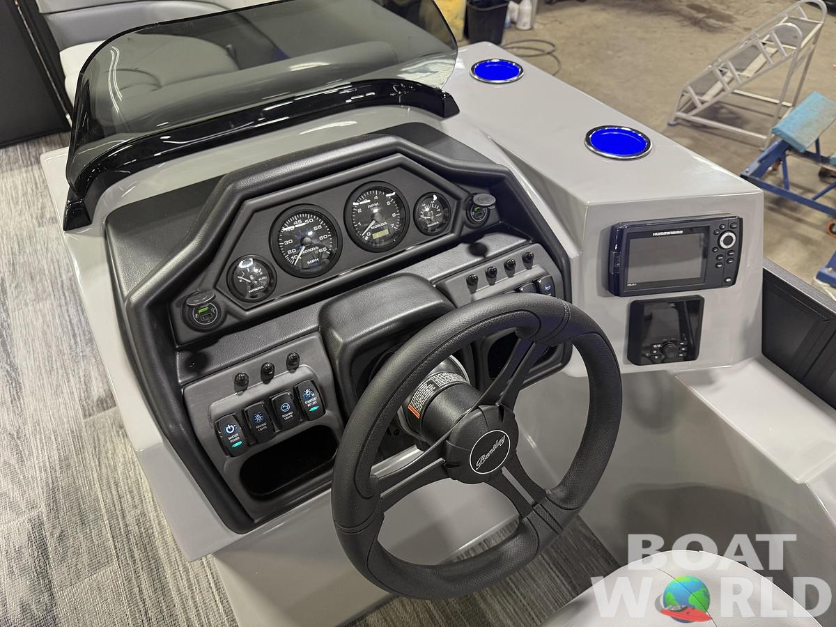 2026 Bentley Pontoons Legacy 220 Swingback & 4-Stroke EFI