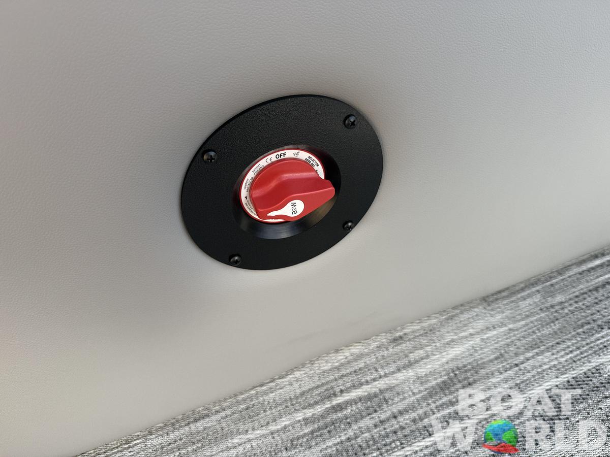 2026 Bentley Pontoons Legacy 223 Swingback Tritoon & Honda 4-Stroke EFI