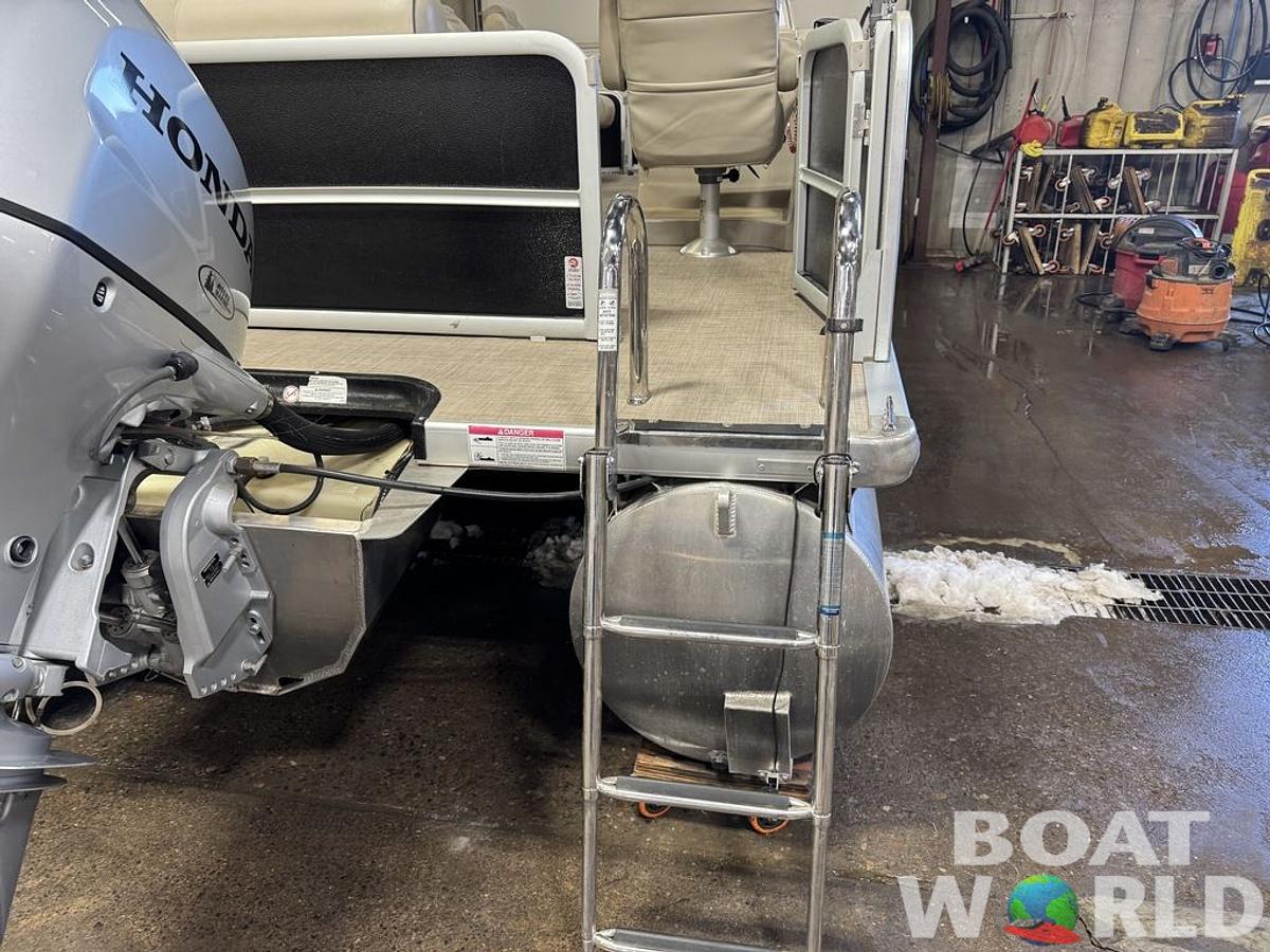 Used 2018 Premier SunSpree 220 DL Pontoon