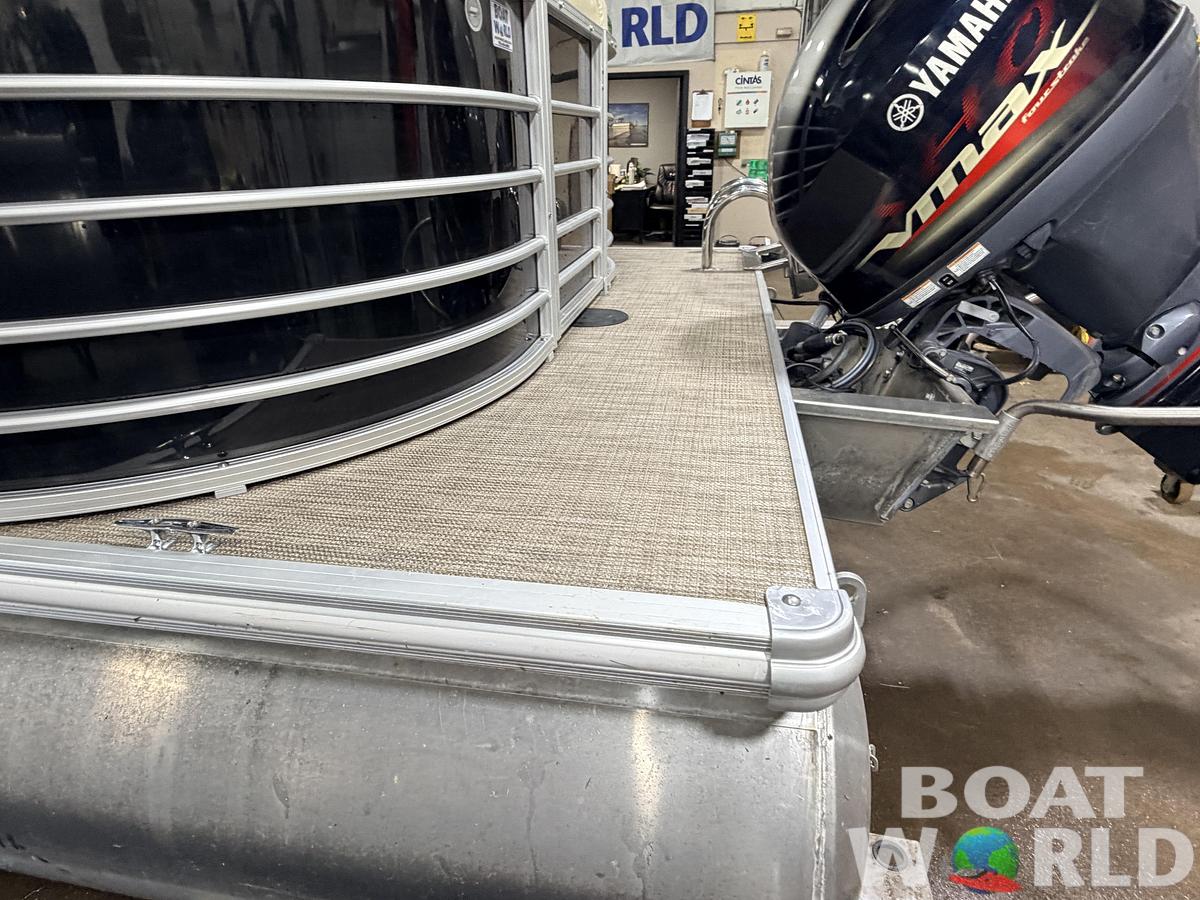 Used 2019 Sylvan MIrage 820 LZ Quad Lounge & 90HP Yamaha -$27,995