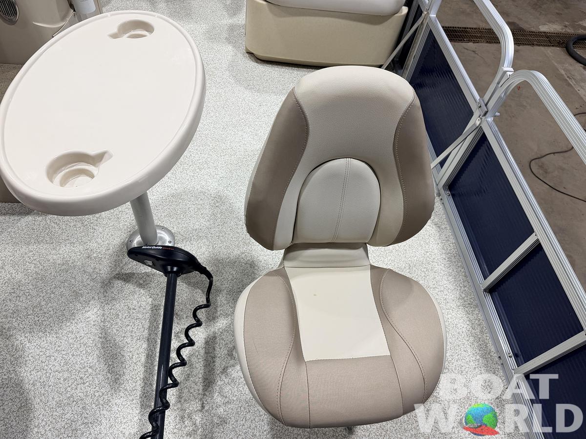 Used 2017 Montego Bay 8518 4-PT & 40HP Honda 4Stroke -$18,995