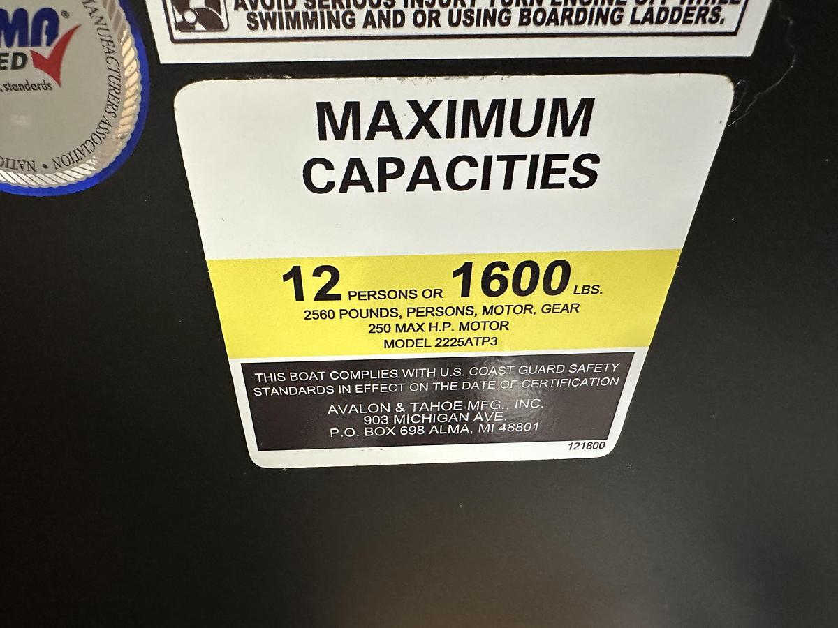 2025 Tahoe Pontoons LTZ 2385 Swingback (VRB) Windshield Tritoon & Honda 4-Stroke EFI