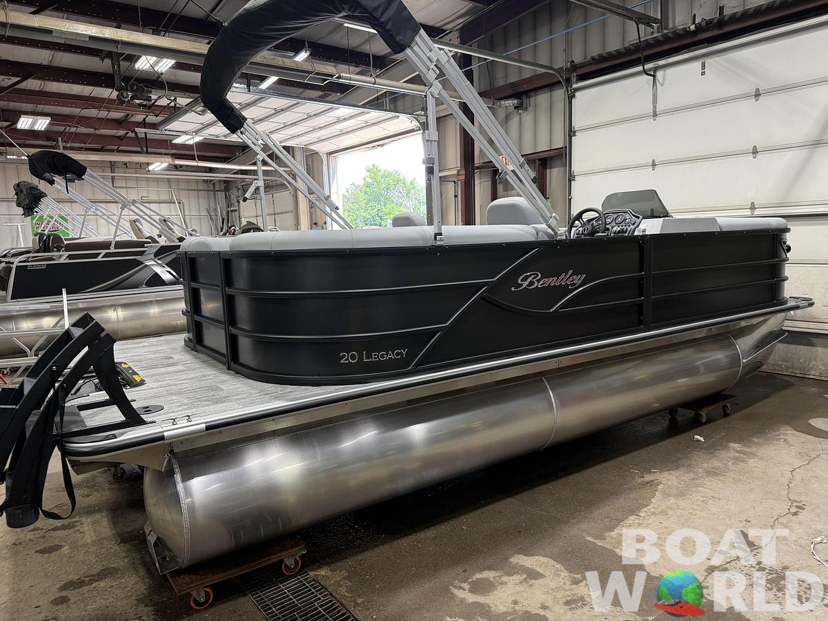 2026 Bentley Legacy 200 Navigator Quad Lounge Pontoon $34995