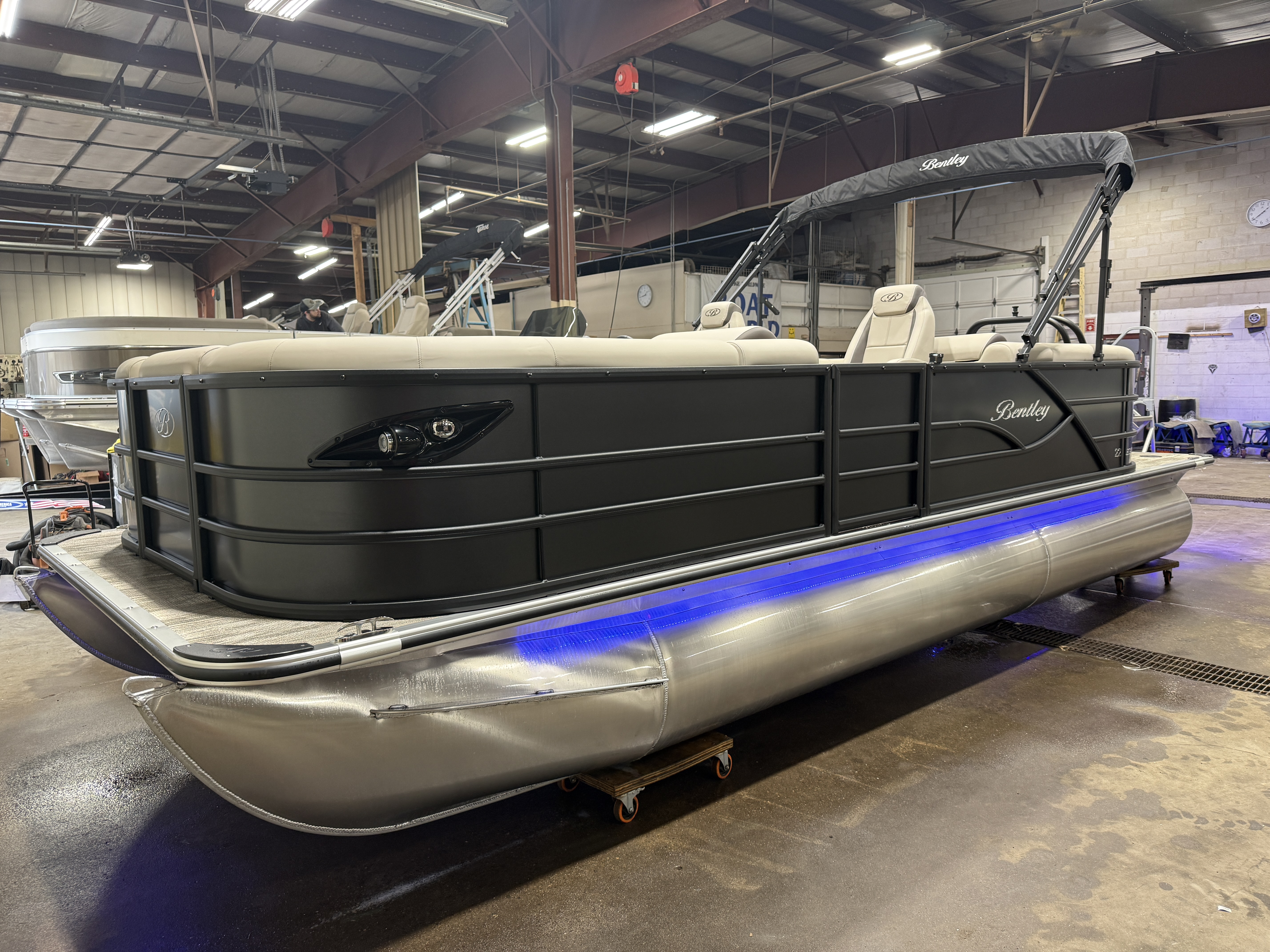 2027 Bentley Legacy 220 Navigator Quad Lounge Pontoon $42995