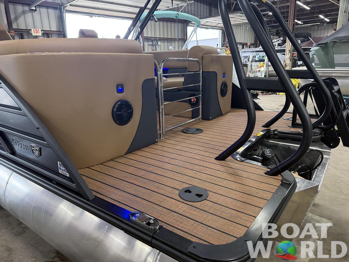 2026 Bentley 300HP Elite 253 Admiral Quad Lounge Tritoon $79995