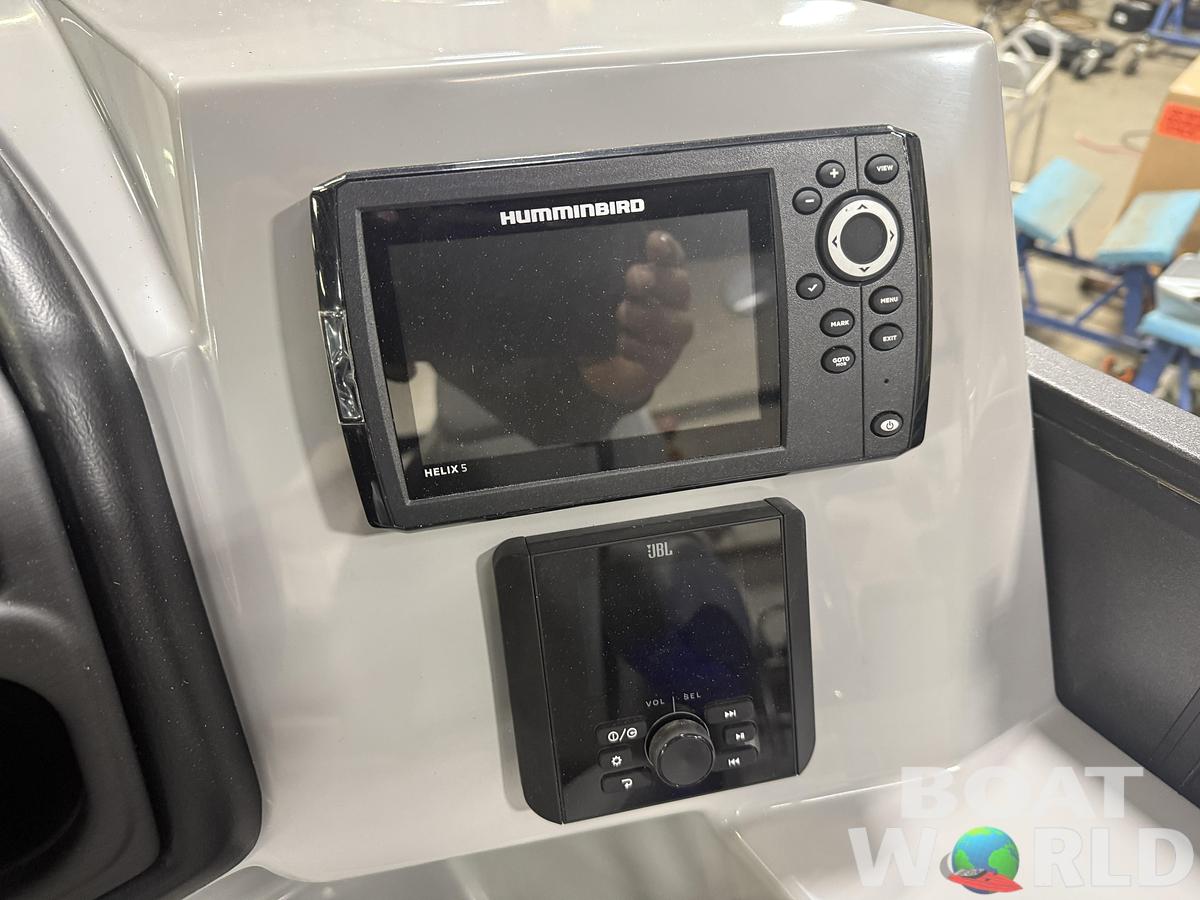 2026 Bentley Pontoons Legacy 220 Swingback & 4-Stroke EFI