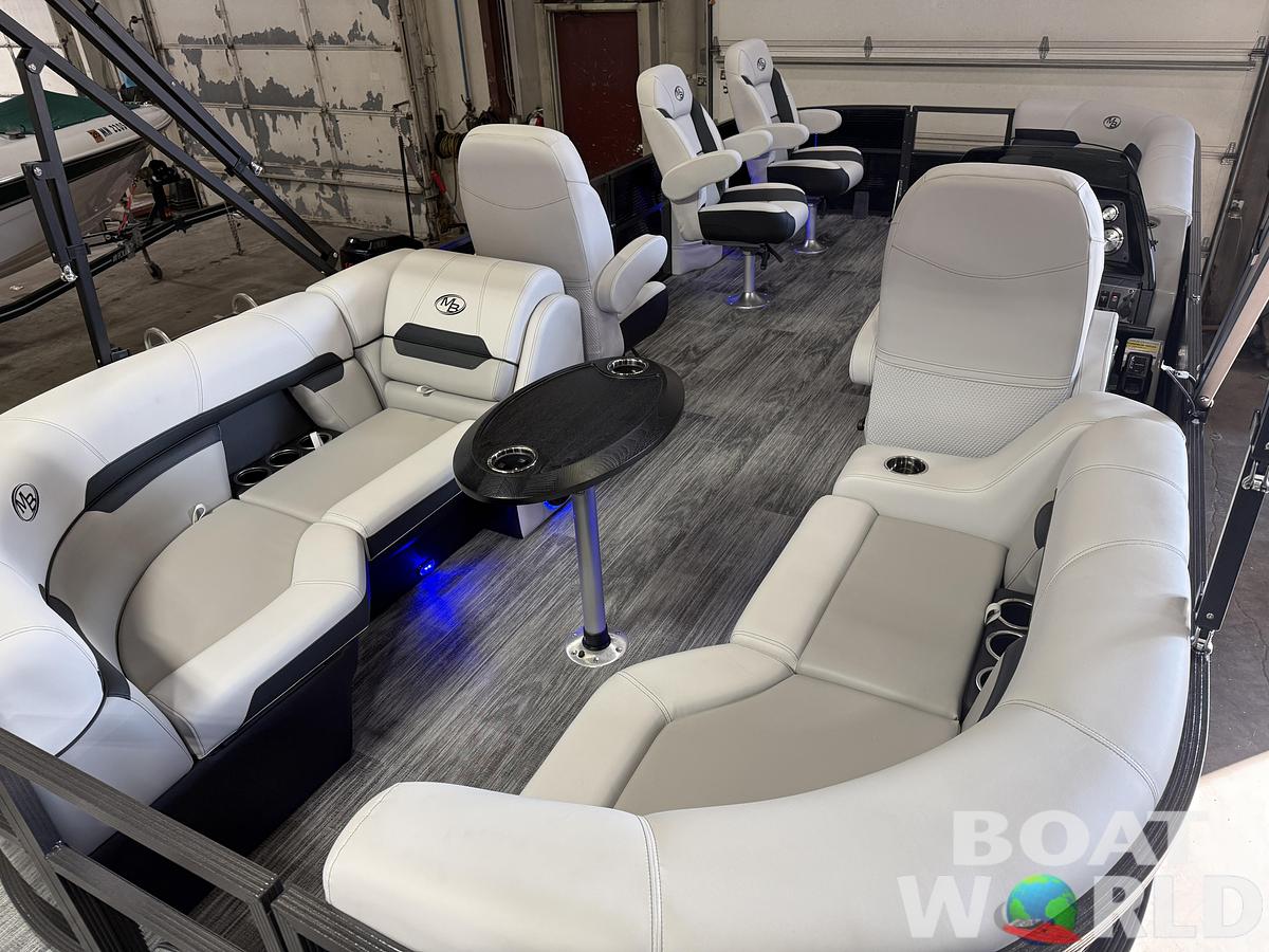 2026 Montego Bay 8522 DL Quad Lounge Tritoon