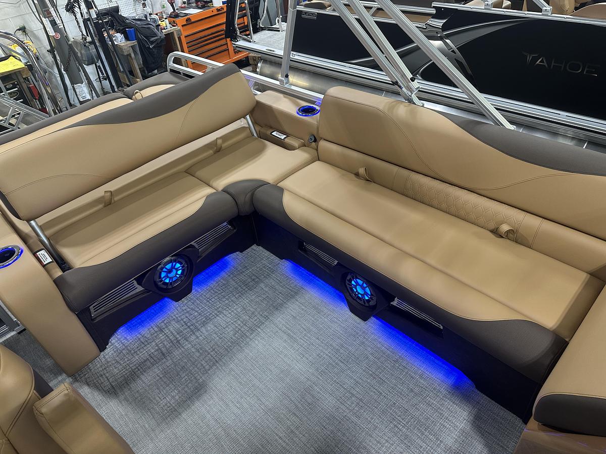 2025 Tahoe Pontoons LTZ 2385 Swingback (VRB) Windshield Tritoon & Honda 4-Stroke EFI