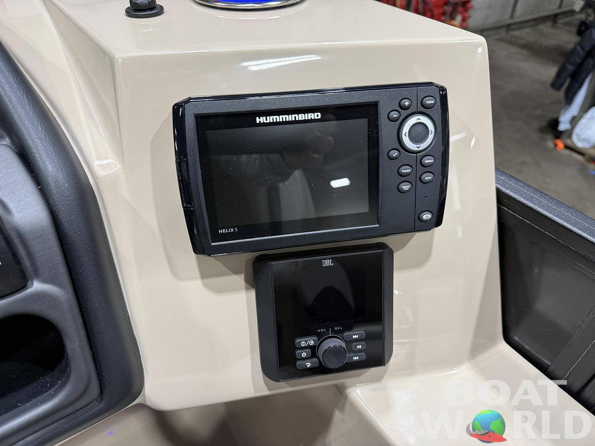 2026 Bentley Pontoons Legacy 223 QSB Swingback Tritoon 