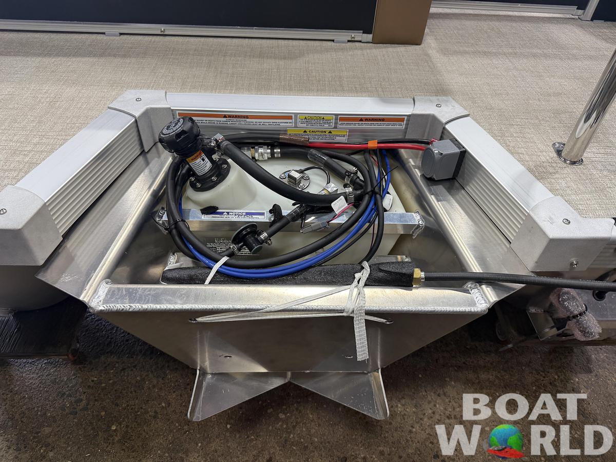 2027 Tahoe Sport CRB 2180 Cruise Rear Bench Pontoon $30995