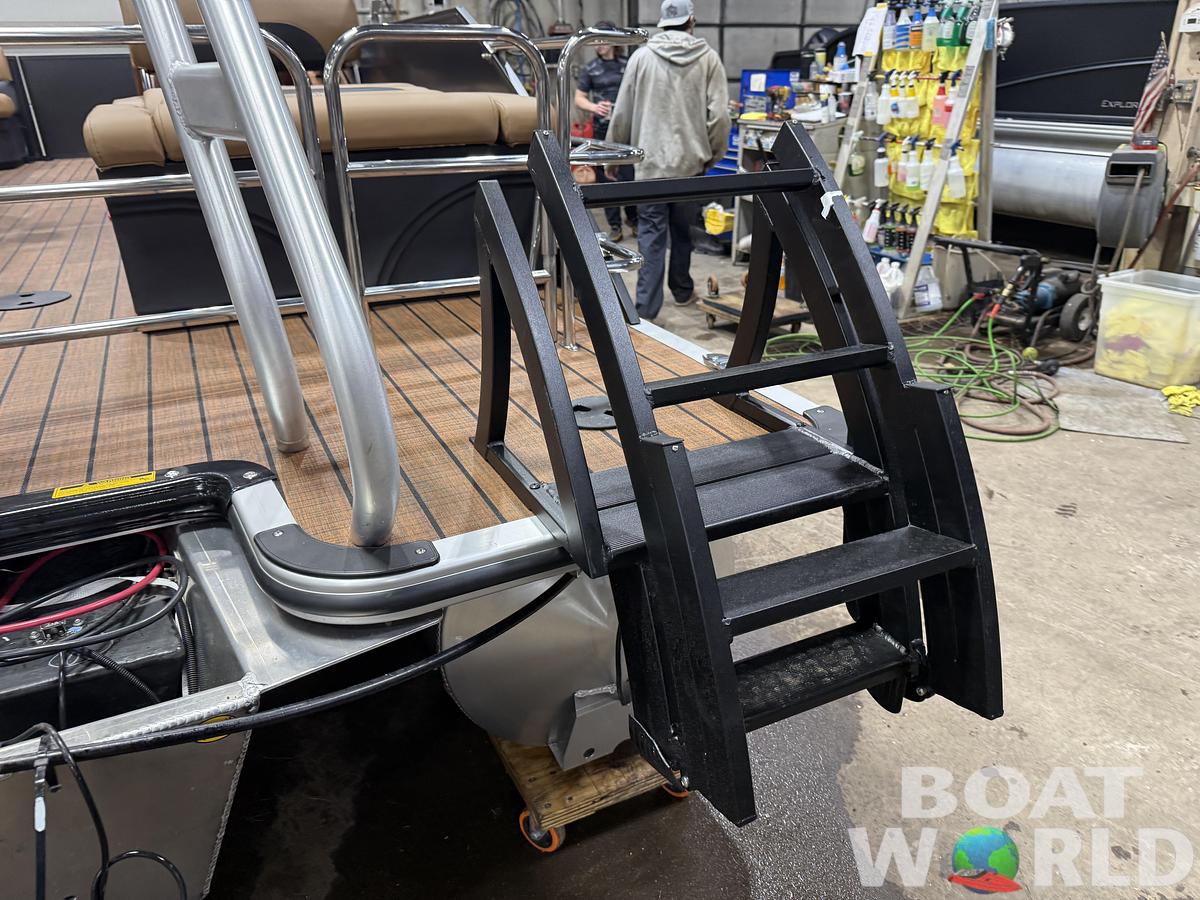 2026 Bentley Legacy 220 QSB Swingback $43995