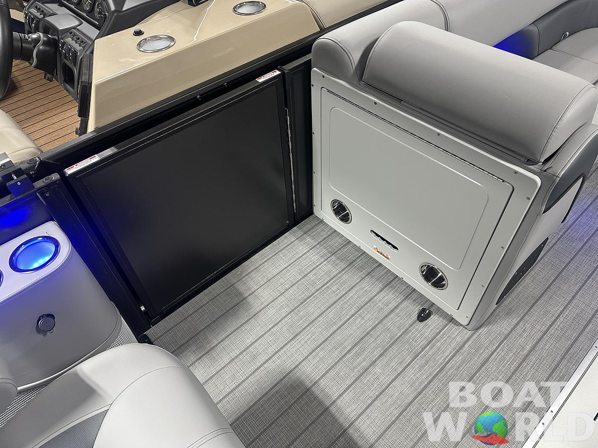 2025 Bentley Pontoons Elite 223 Admiral Quad Lounge Tritoon & Honda 4-Stroke EFI