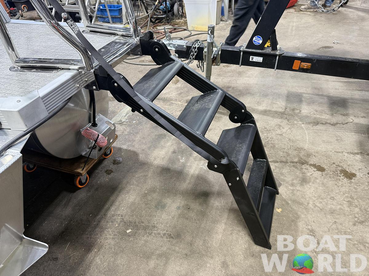 2026 Tahoe Pontoons LTZ 2385 Quad Lounge Shift SS 