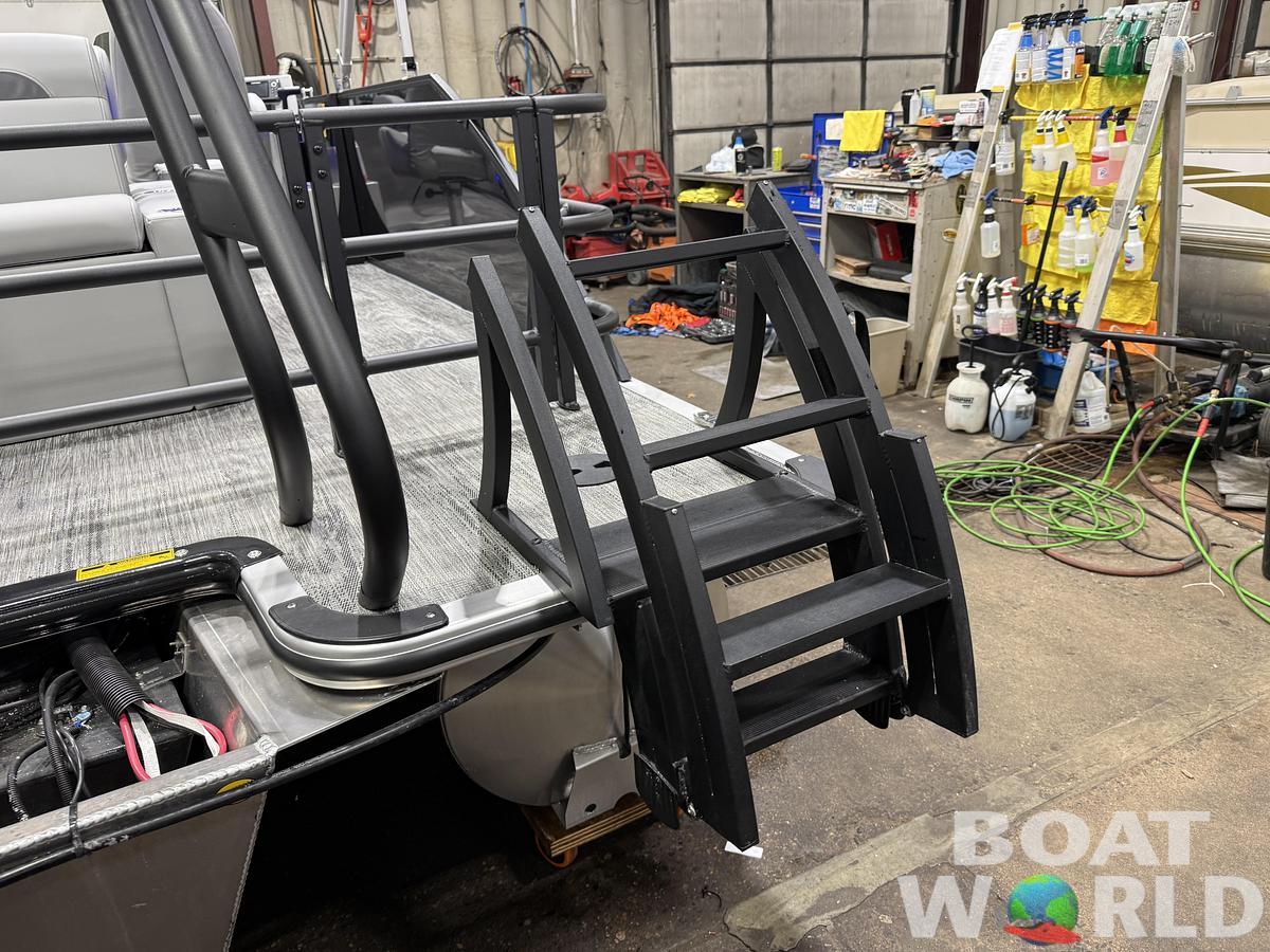 2026 Bentley Pontoons Legacy 220 Swingback