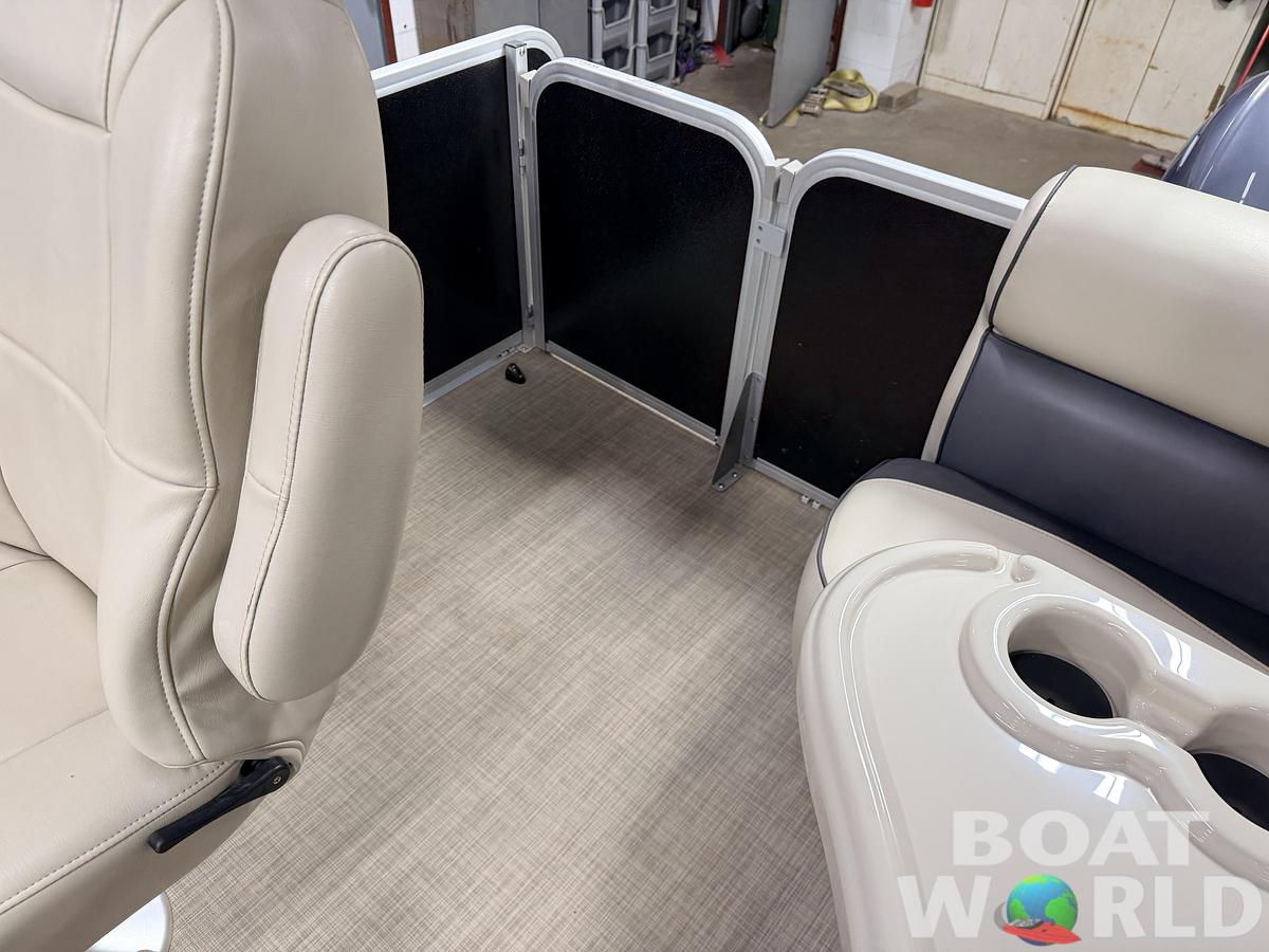 Used 2018 Premier 220 SunSpree