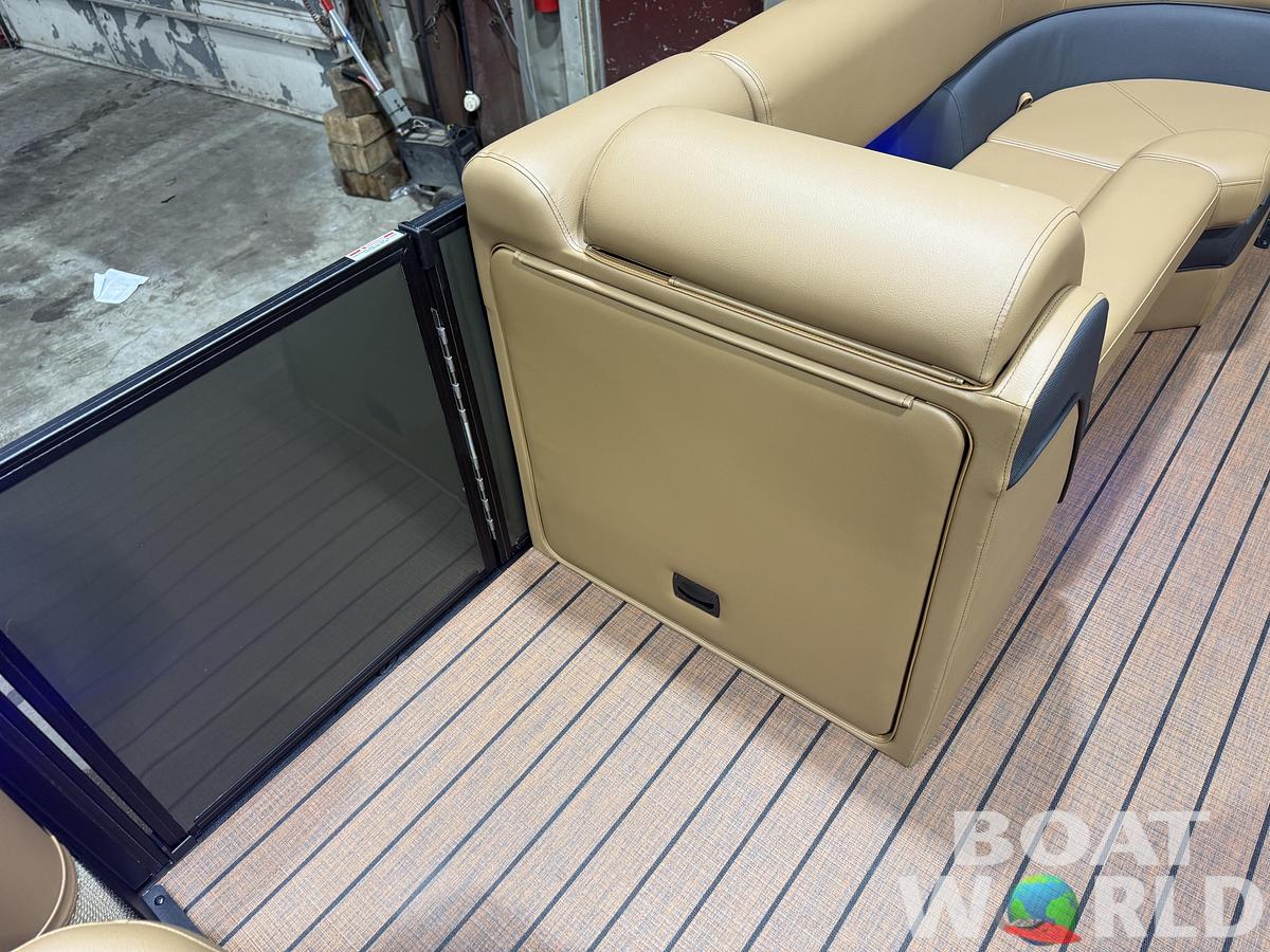 2026 Bentley Pontoons Elite 223 Admiral Quad Lounge Tritoon