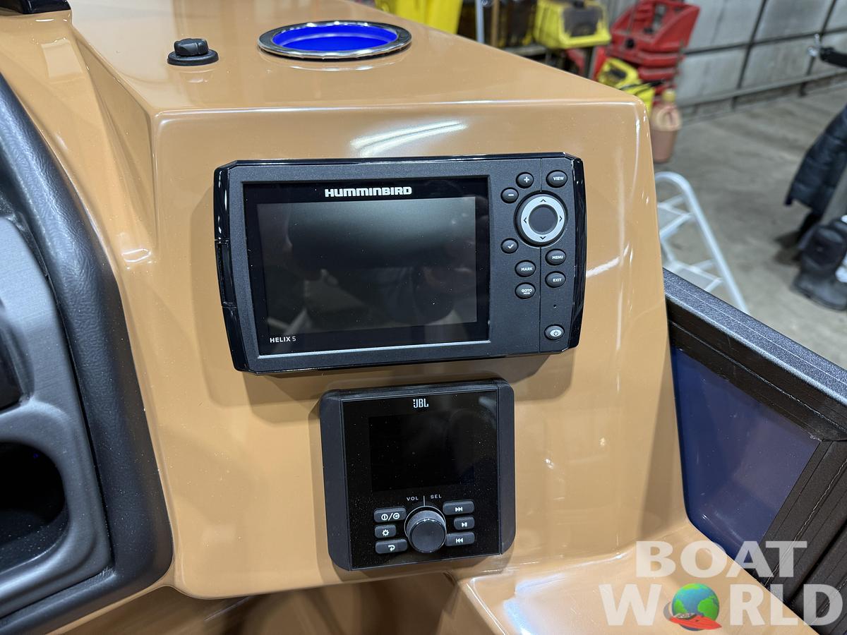 2026 Bentley Legacy 223 Swingback Tritoon $52995