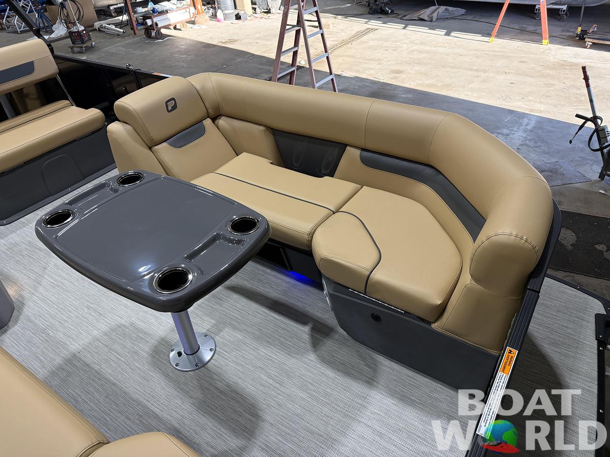 2027 Princecraft Vectra 23 RL Dinette Swingback $36,995
