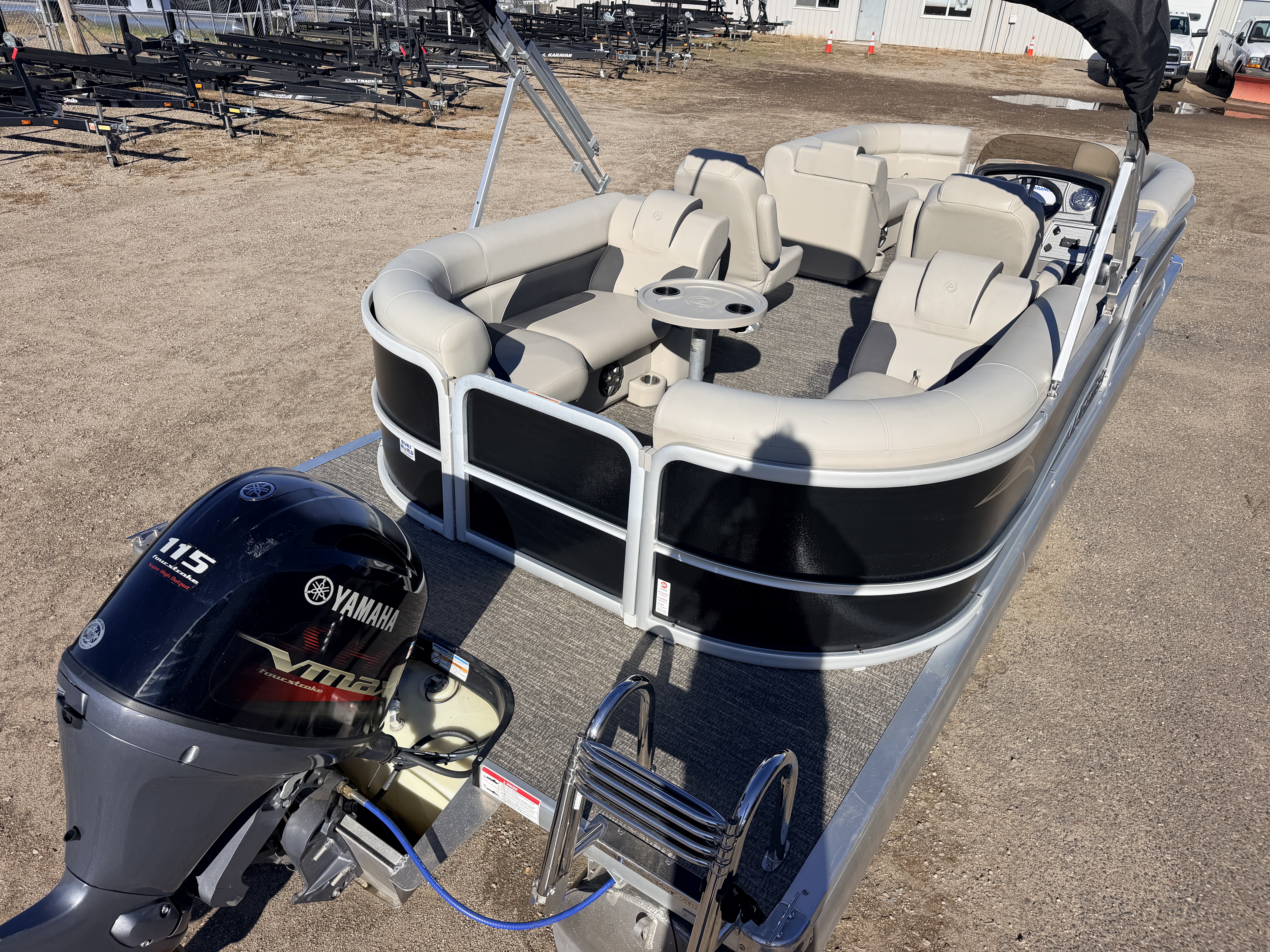 Used 2022 Premier 230 SunSpree RF & 116HP Yamaha 4Stroke -$34,995