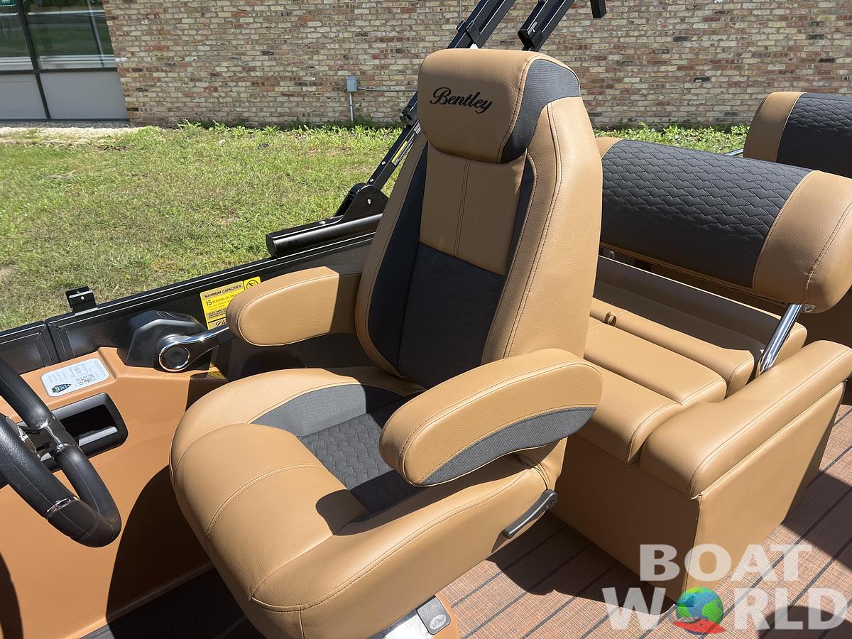 2026 Bentley Pontoons Elite 223 Quad Swingback QSB Tritoon