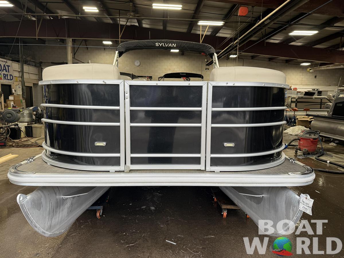 Used 2017 Sylvan 820 Fish & Cruise Pontoon