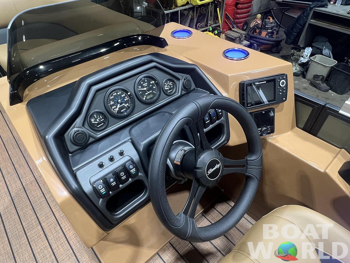 2026 Bentley Legacy 220 QSB Swingback $43995