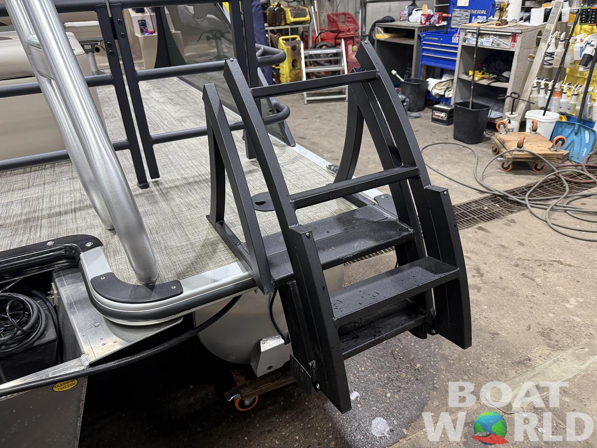 2026 Bentley Pontoons Legacy 220 Swingback