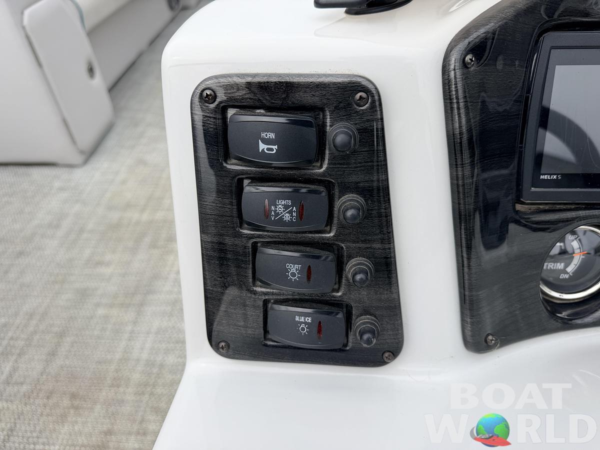 Used 2019 Qwest 822 LS Tritoon & 150HP Honda 4Stroke -$29,995
