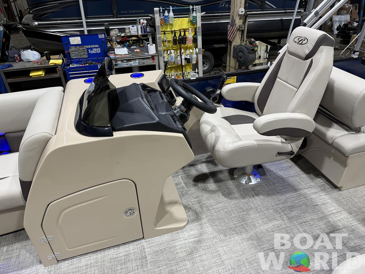 2026 Bentley Pontoons Legacy 220 QSB Swingback 