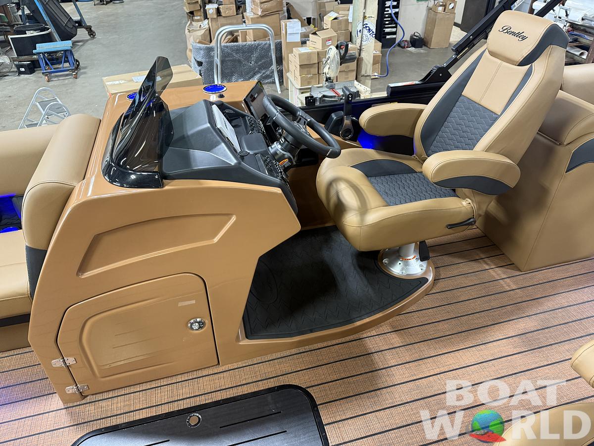 2026 Bentley Pontoons Elite 223 Admiral Quad Lounge Tritoon