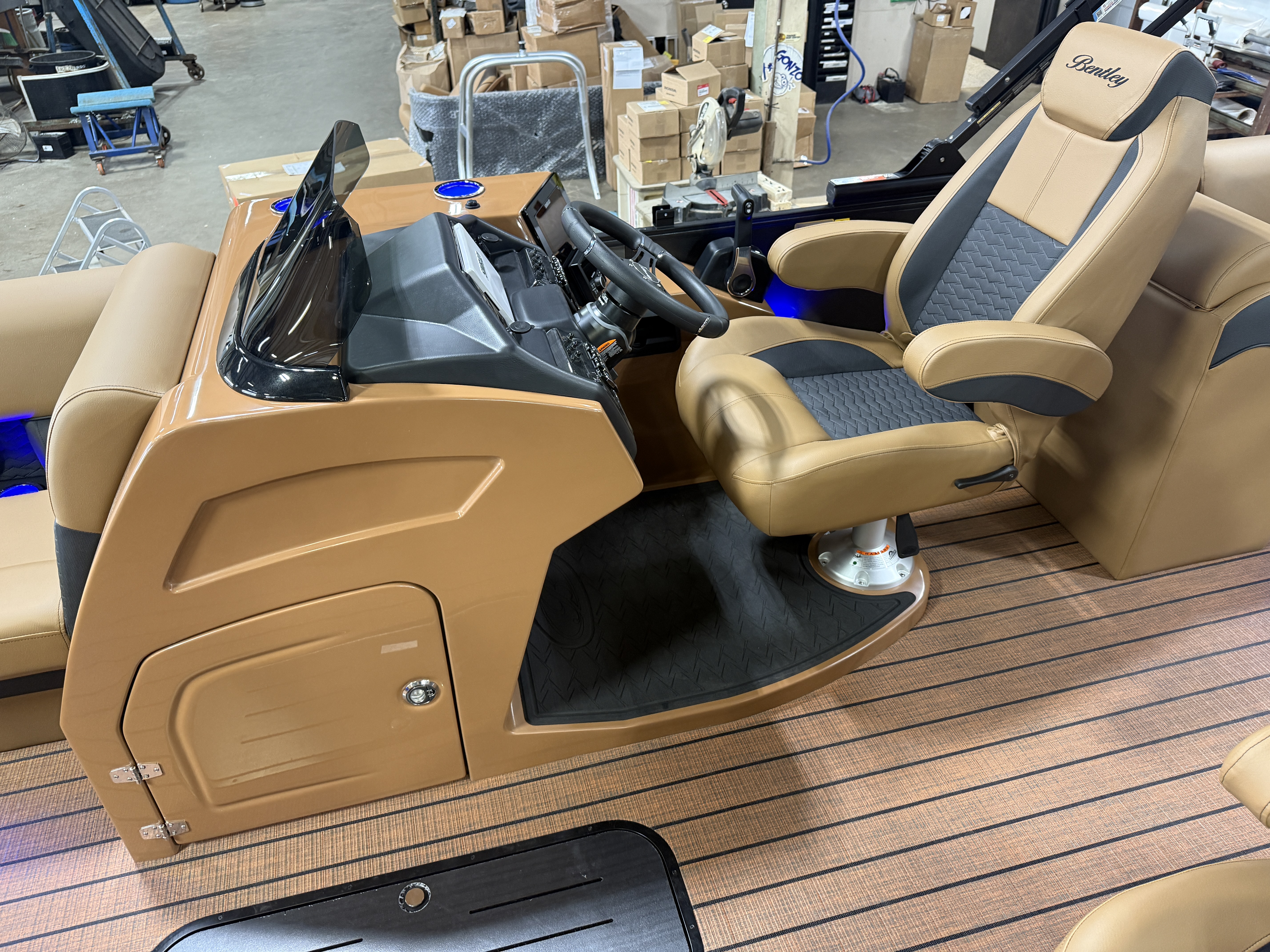 2026 Bentley Pontoons Elite 223 Admiral Quad Lounge Tritoon