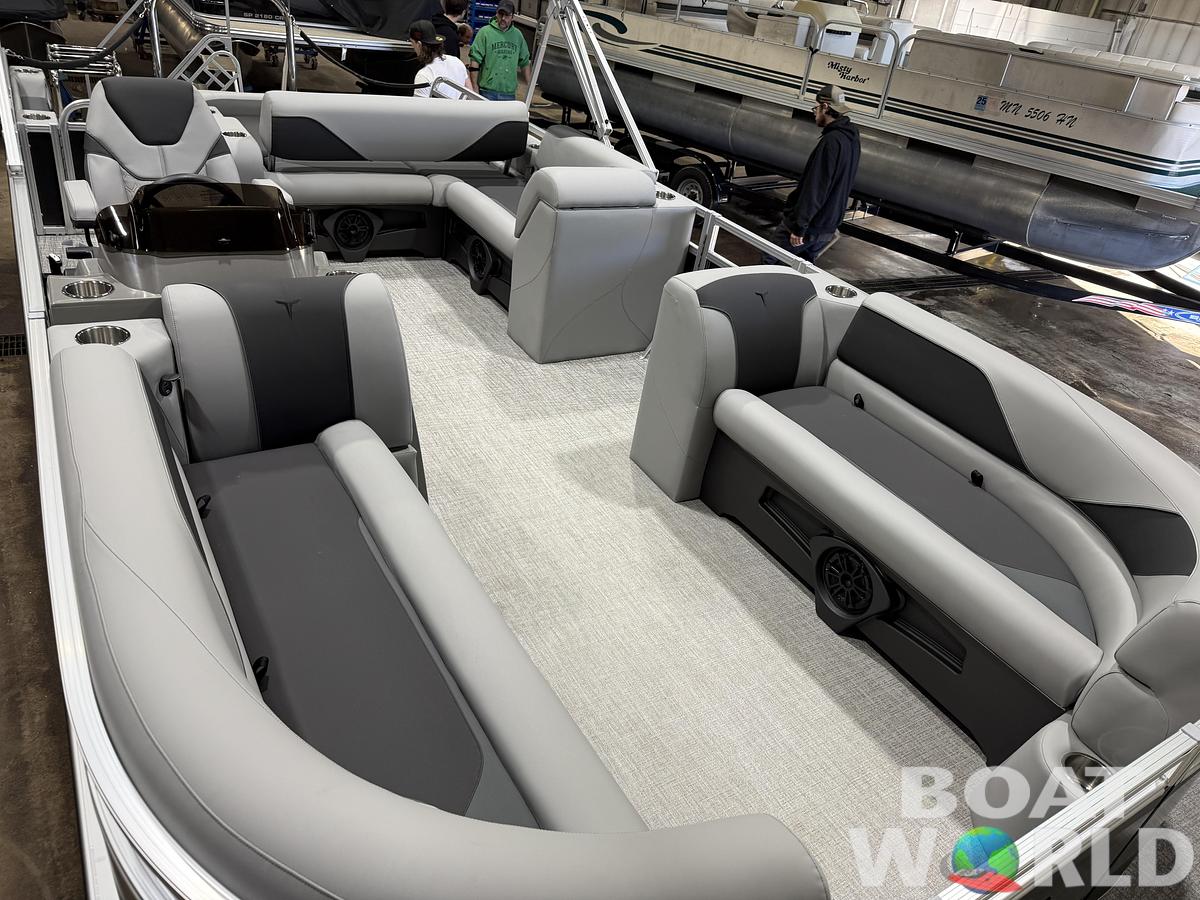 2026 Tahoe Sport VRB 2385 Swingback & 4-Stroke $34995