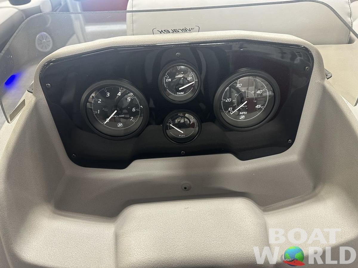 2025 Princecraft Vectra 23 RL SS Swingback Pontoon & Mercury 4-Stroke EFI