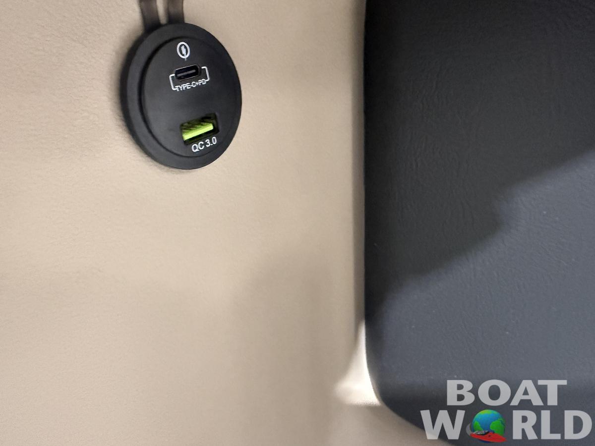 2026 Tahoe Pontoons LTZ 2385 Elite Cruise 