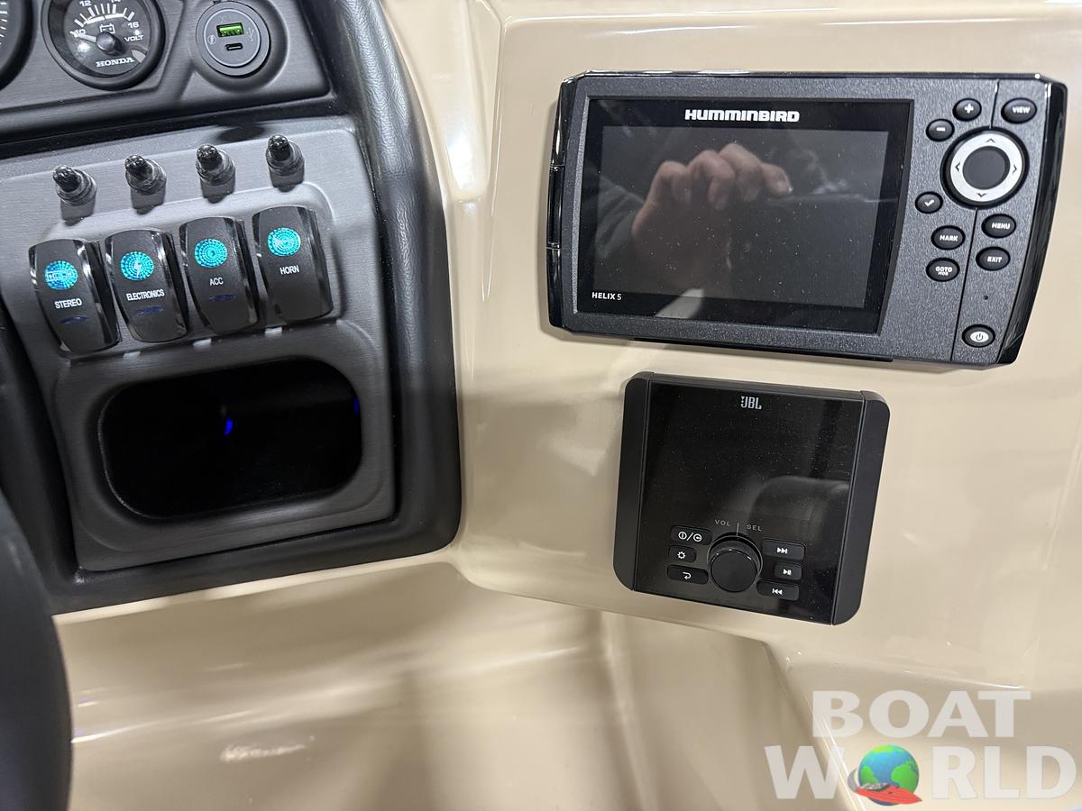 2025 Bentley Pontoons Legacy 223 Swingback Tritoon & Honda 4-Stroke EFI