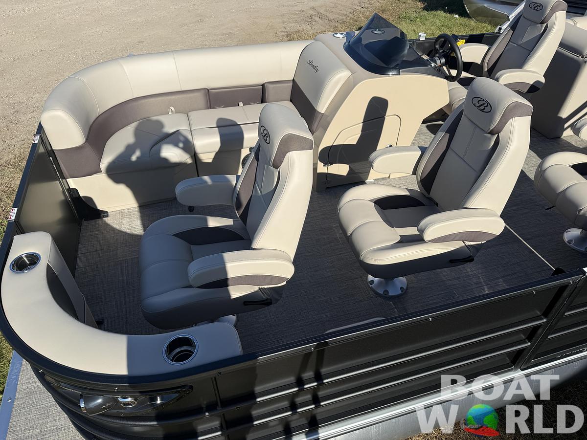 2026 Bentley Pontoons Legacy 220 Navigator DL Quad Lounge