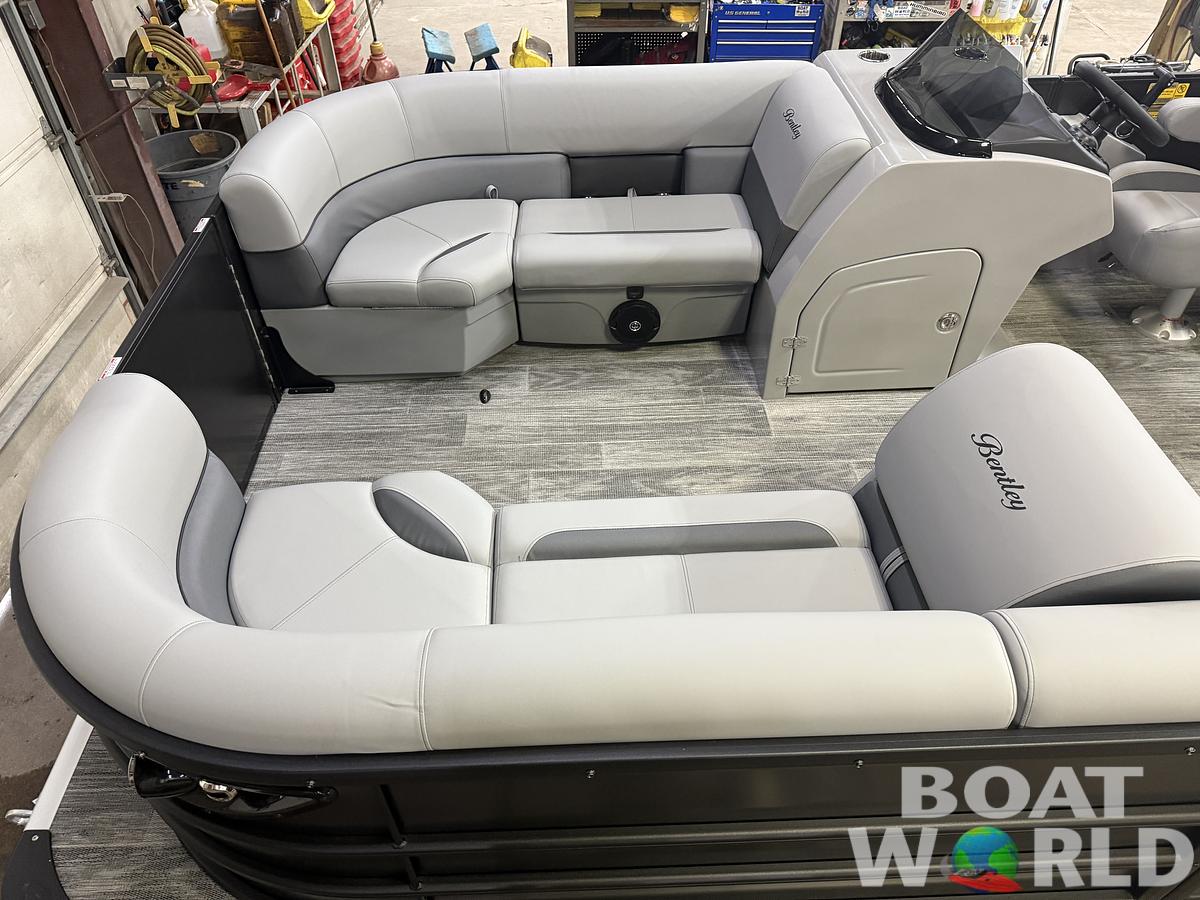 2026 Bentley Pontoons Legacy 220 QSB Swingback & 4-Stroke EFI