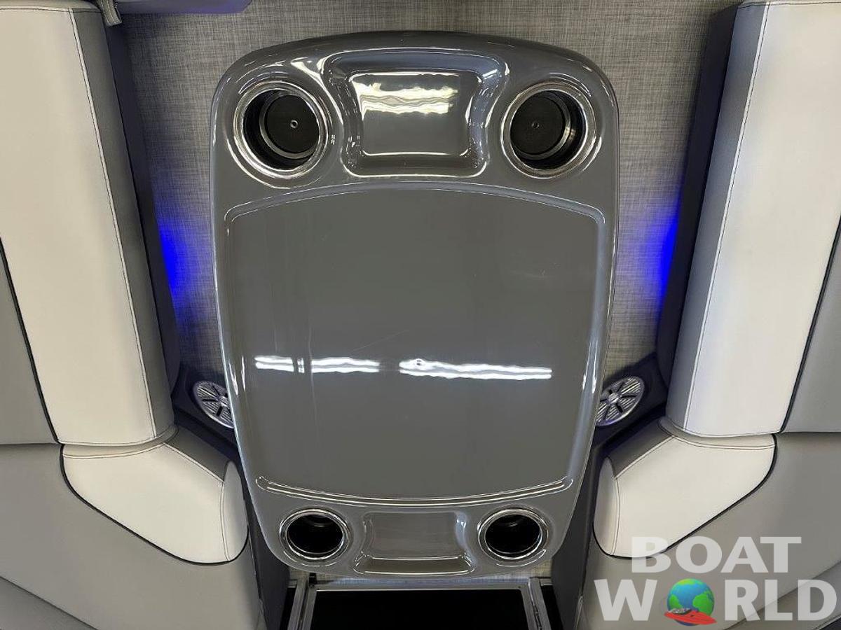 2025 Princecraft Vectra 21 RL SS Swingback Pontoon & Mercury 4-Stroke EFI