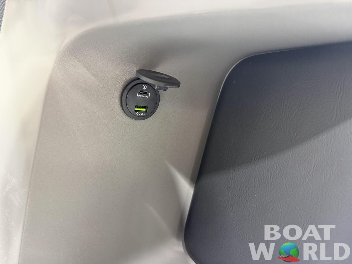 2026 Tahoe Pontoons LTZ 2385 Quad Lounge Shift SS 