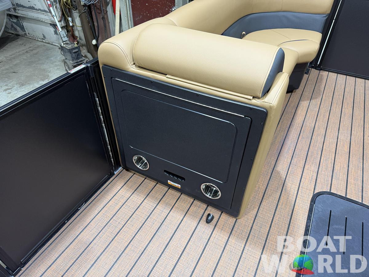 2026 Bentley Legacy 300hp Swingback 243 Tritoon $68995