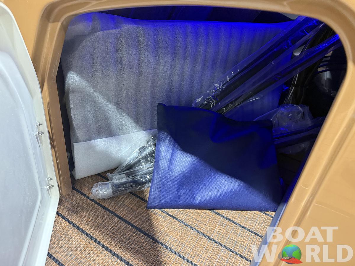 2026 Bentley Legacy 223 Swingback Tritoon $52995