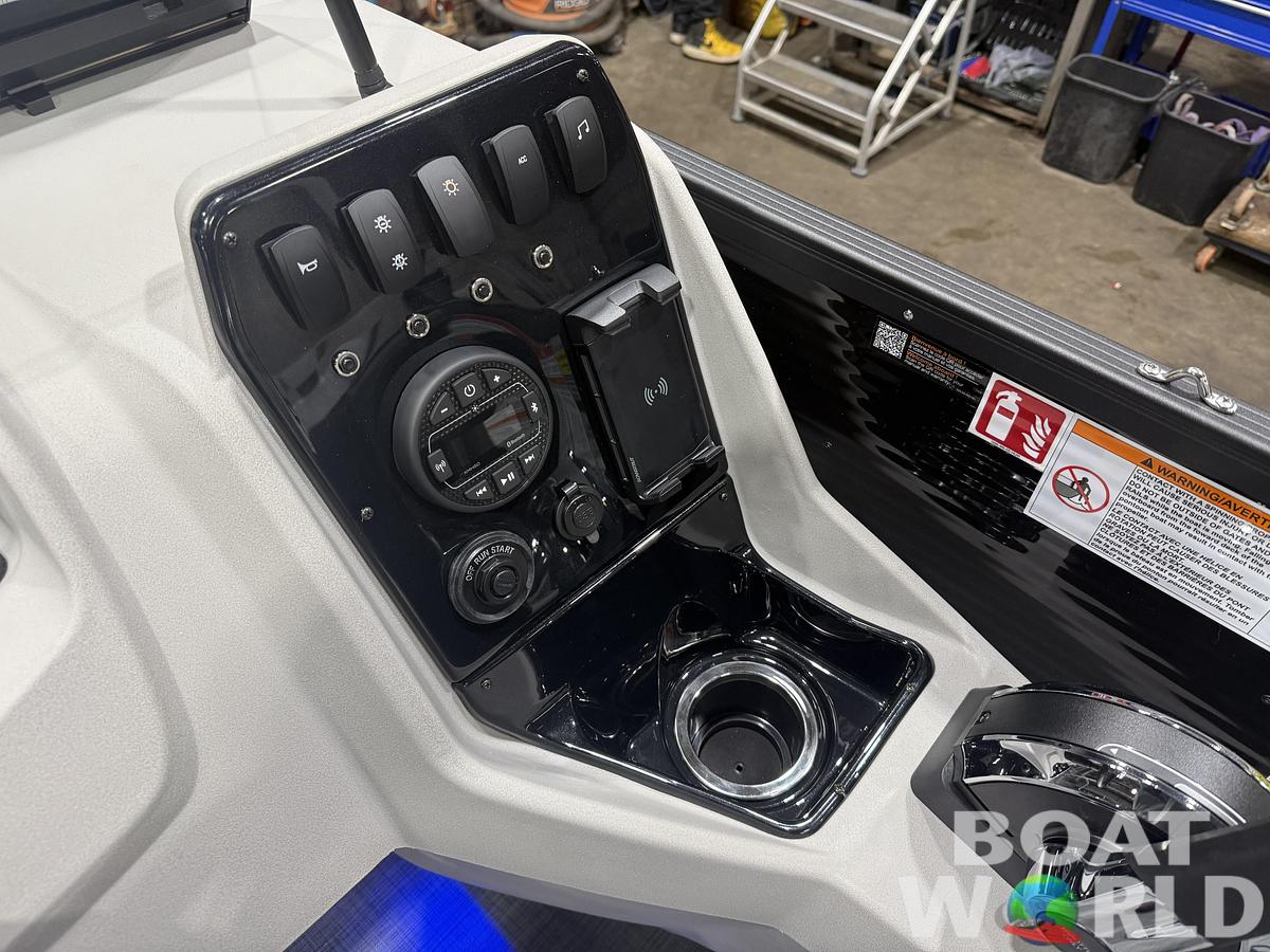 2026 Princecraft Vectra 21 Cruise Lounge Pontoon 