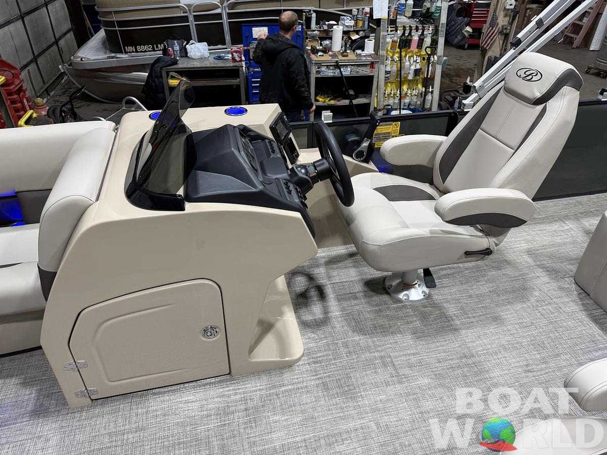 2026 Bentley Pontoons Legacy 220 Swingback
