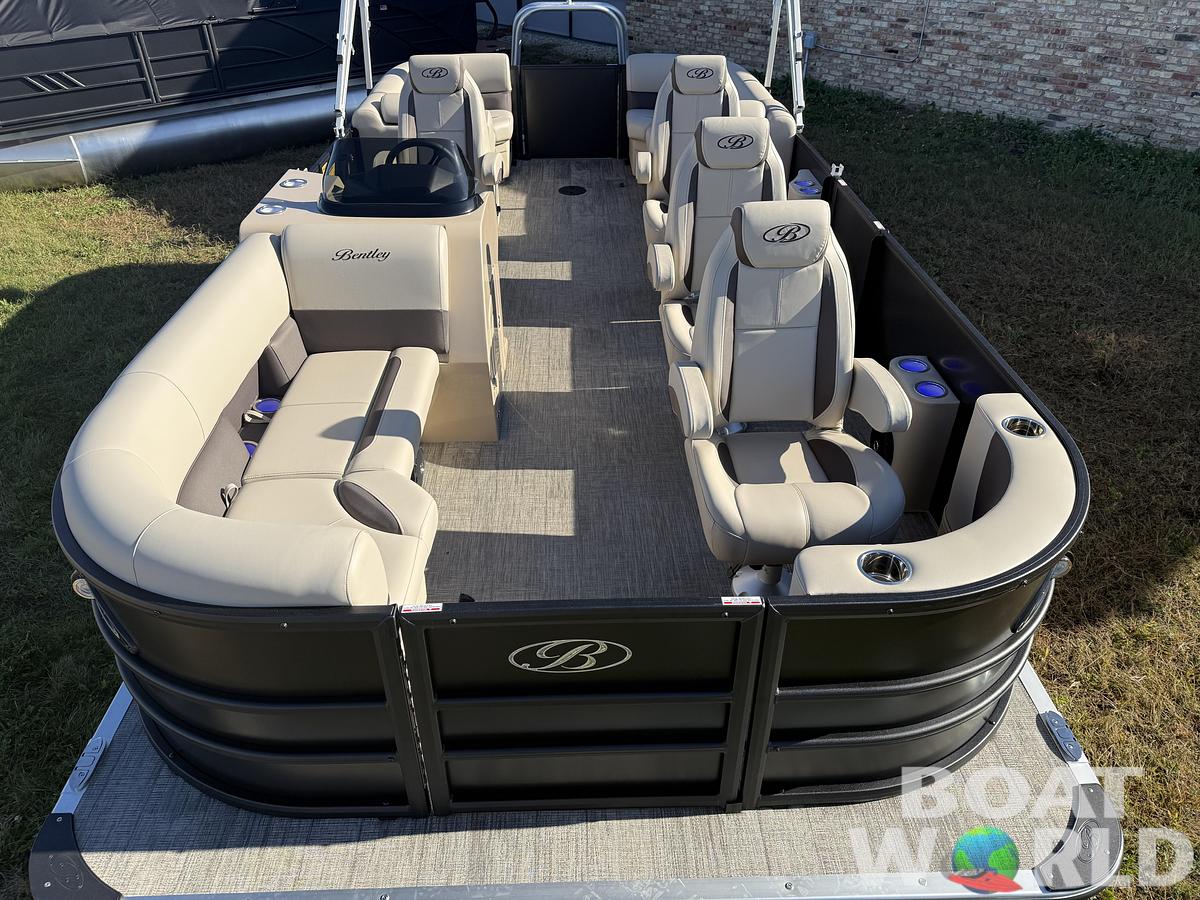 2026 Bentley Pontoons Legacy 220 Navigator DL Quad Lounge