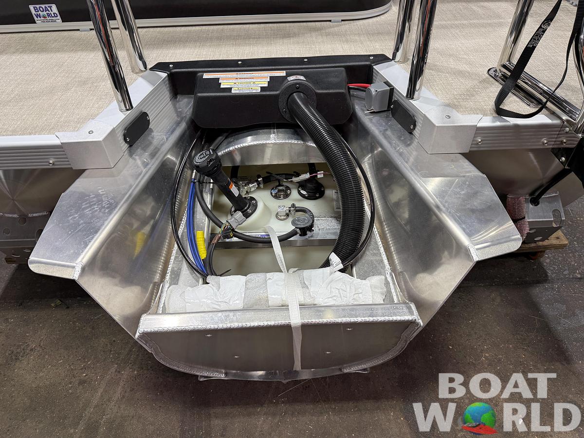 2026 Tahoe Pontoons LTZ 2385 Swingback (VRL) Tritoon